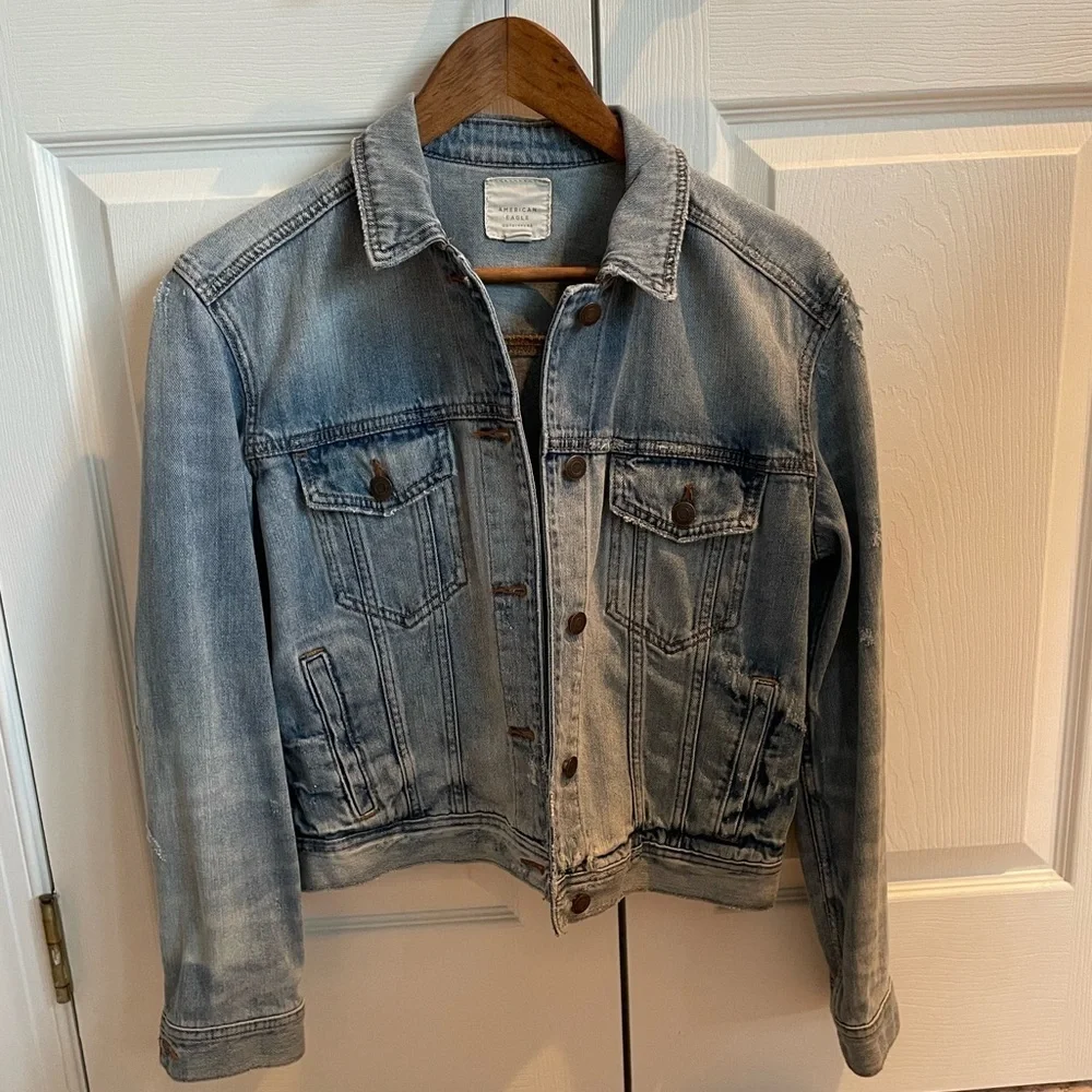 AE Distressed Denim Blue Jean Button Down Jacket Small Boxy Trucker
